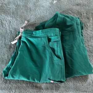 Wear Figs Hunter Green S Scrub Set